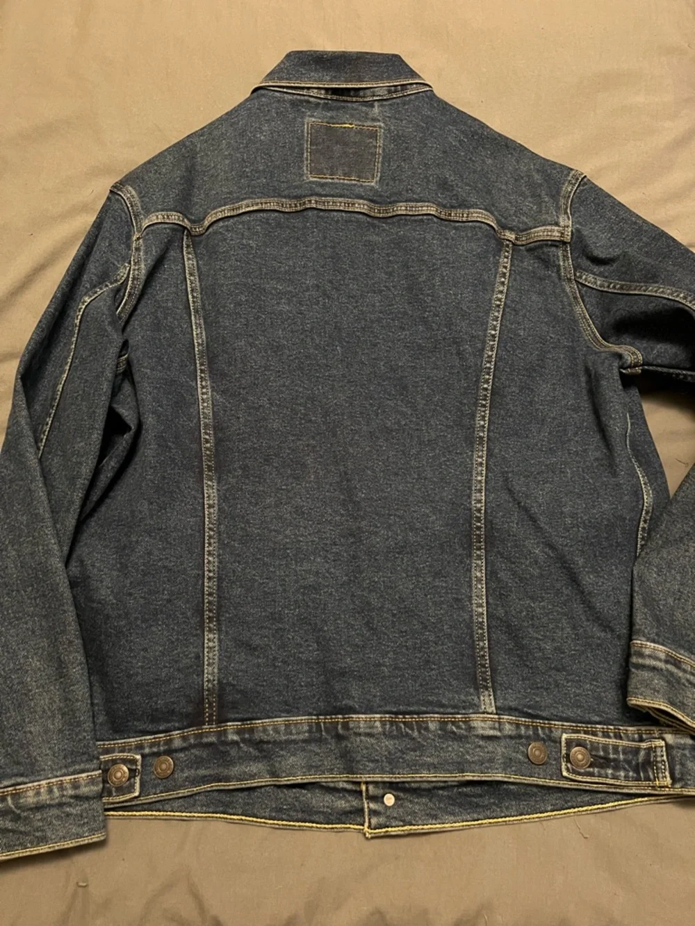 Levi's Men's Indigo Denim Trucker Jacket - Picture 3 of 8